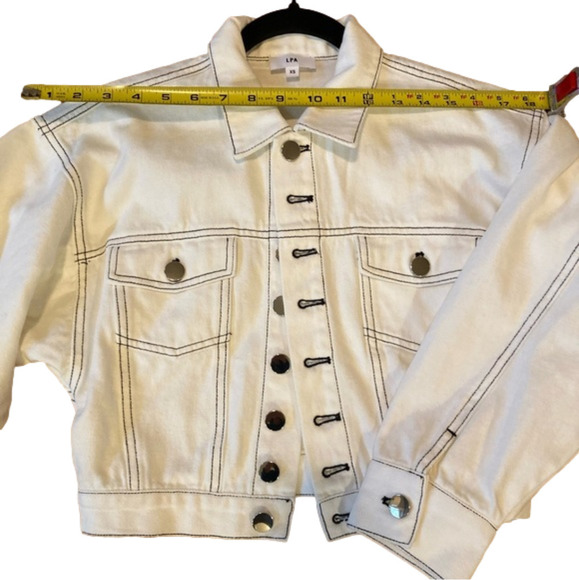 𝅺LPA pristine white cropped jean jacket. Size XS - Picture 4 of 12